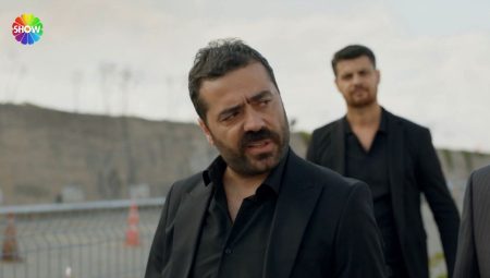 AİLE DİZİSİNDEKİ İLKER KAYHAN KİMDİR ?