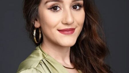 KARA KENAN’IN FERİHA’SI SEMANUR BEREN AYDEMİR PARLAMAYA DEVAM EDİYOR!
