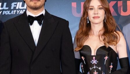 “Uykucu” Filminin Galası: Işıltılı Bir Gece, Derin Bir Hikâye