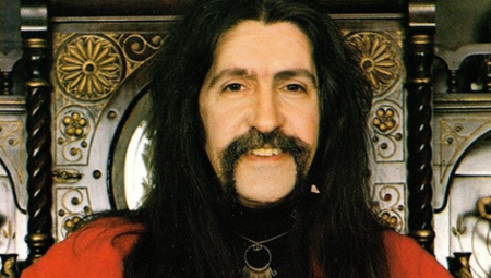 Barış Manço’nun Bıyık Bırakmasının Gerçek Sebebini Duyunca Kederleneceksiniz!