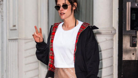 Kristen Stewart’ın Kış Günü Tercih Ettiği Transparan Kıyafet Çok Konuşuldu!