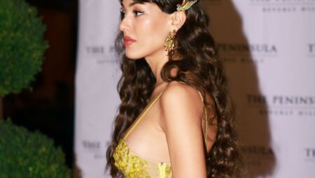 Hollywood’da Türk Rüzgârı! Dilan Çiçek Deniz, Elton John’un Oscar Partisinde Göz Kamaştırdı