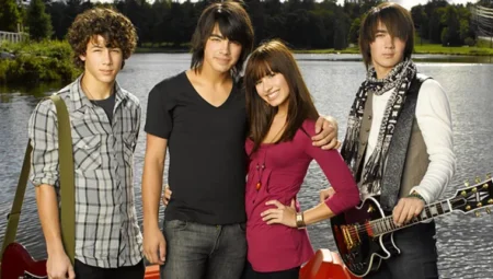 Demi Lovato Camp Rock 3 ile Geri Dönüyor: Mitchie Torres Yeniden Ekranda