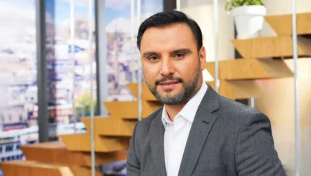 Alişan Oğlunun Hastane Sürecine Tepki Gösterdi: “Ateşine Dahi Bakmadılar”