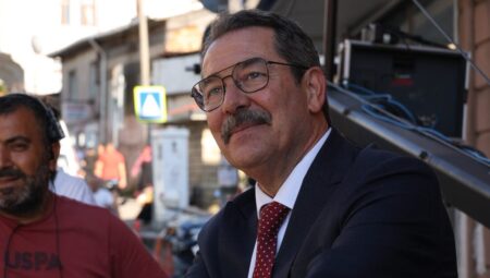Reytinglerde Pazartesi Sürprizi Yok: Altı Üstü İstanbul Yine Zirvede