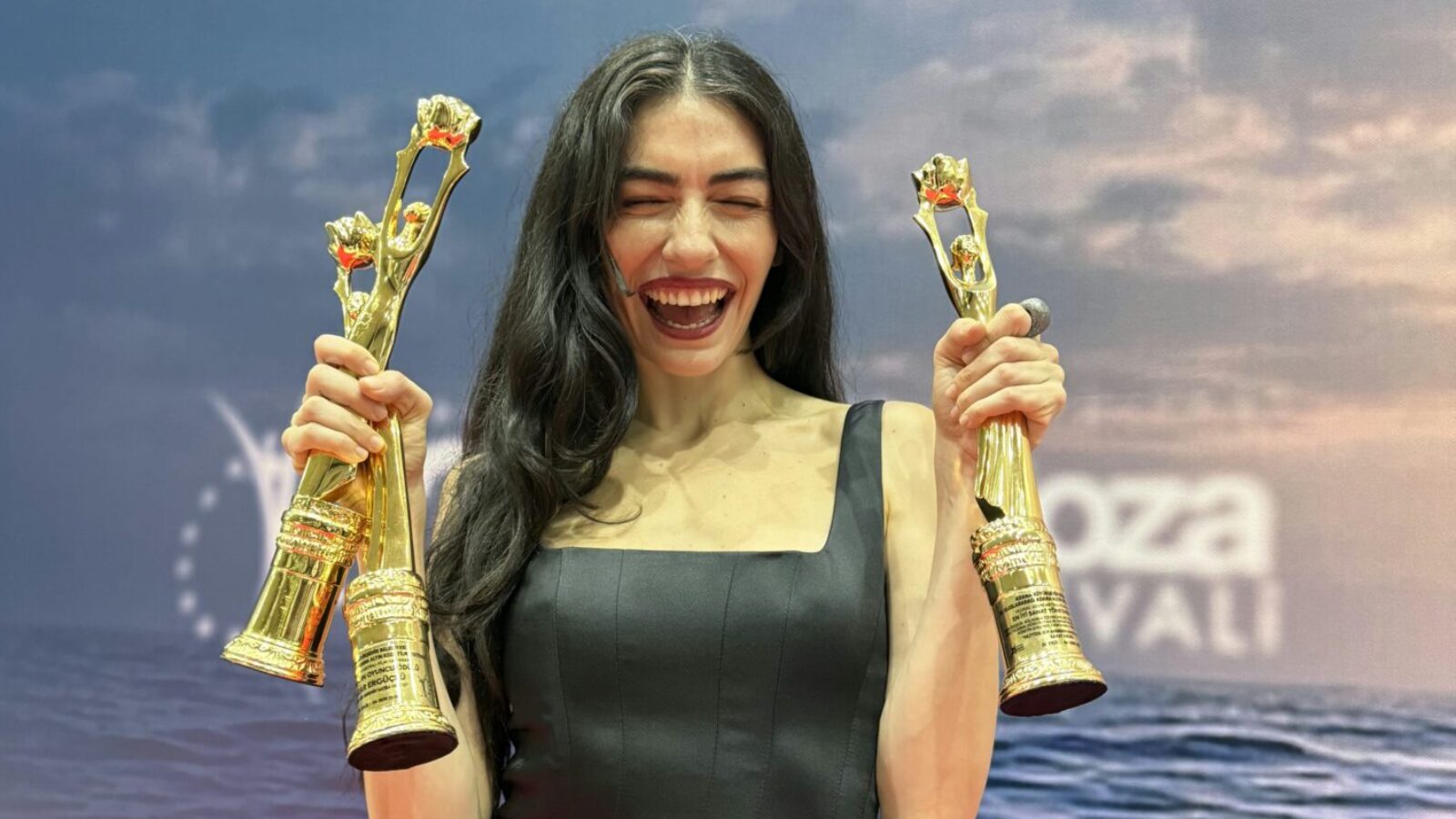 Hazar Ergüçlü'nün yürek yajan ödül konuşması: Aldığım nefesten utanıyorum
