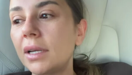 Merve Özbey, konser arasında merdivenlerden düştü! Sağlık durumu hakkında açıklama geldi