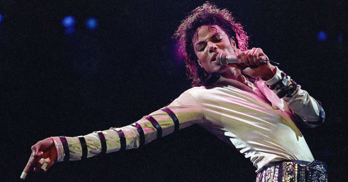 Michael Jackson'ın 'Thriller' klibi ceketi açık artırmaya çıkarılıyor